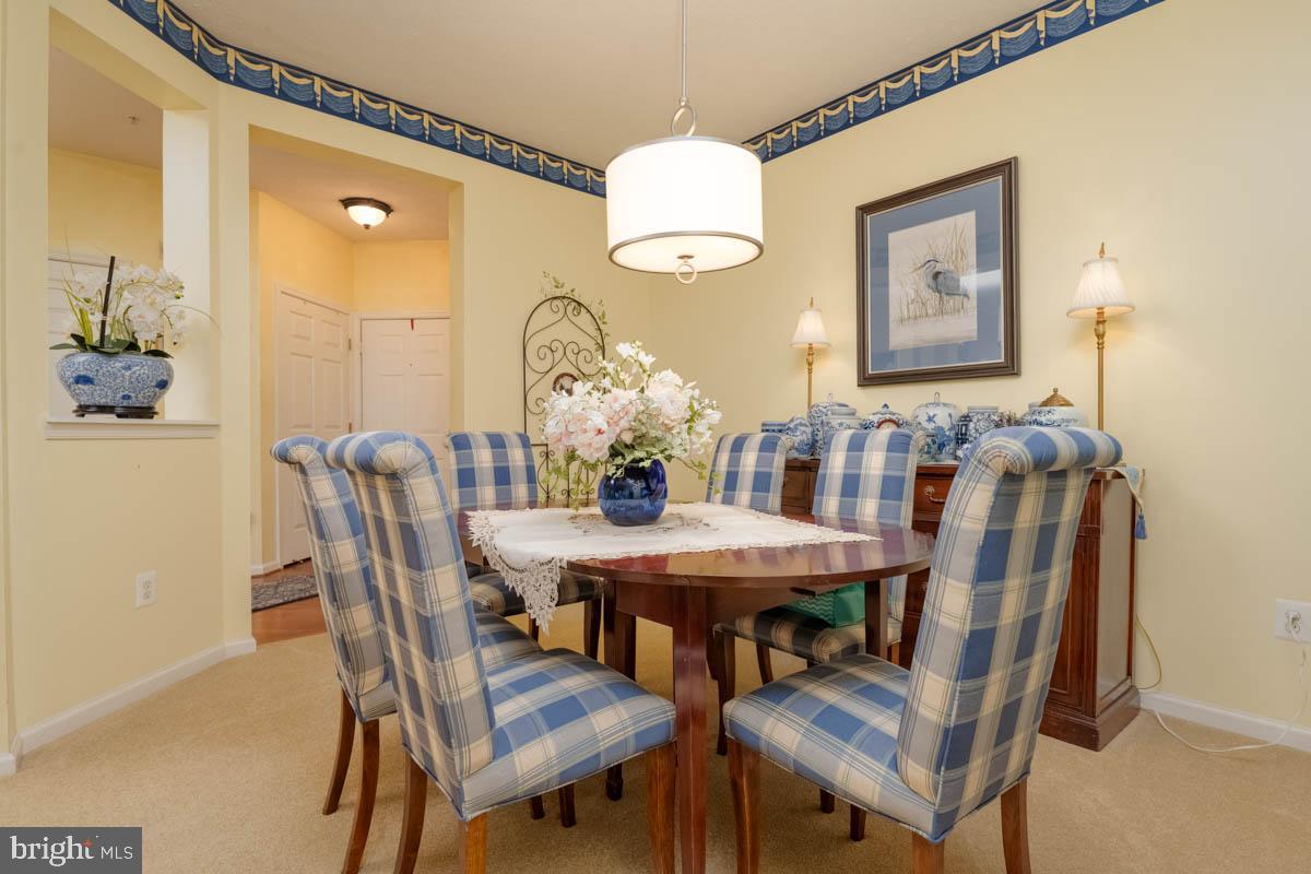 9608-B Amberleigh Ln 9608 Amberleigh Ln #B