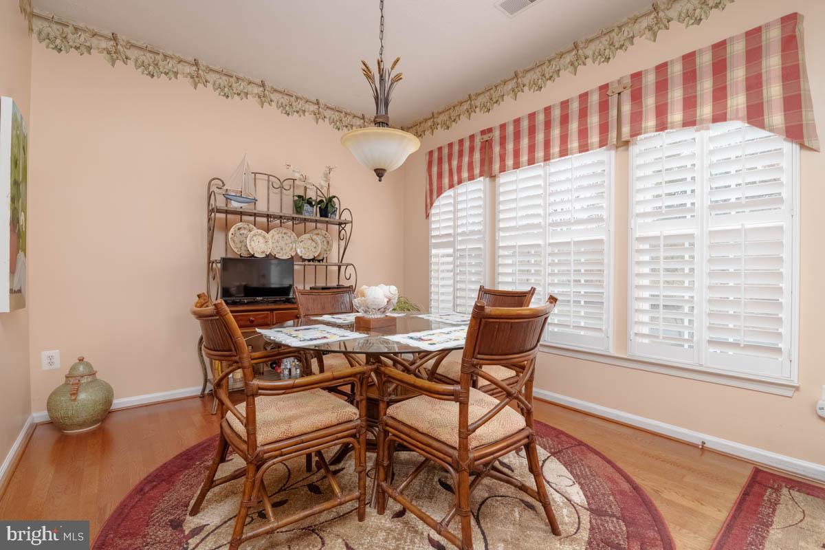 9608-B Amberleigh Ln 9608 Amberleigh Ln #B