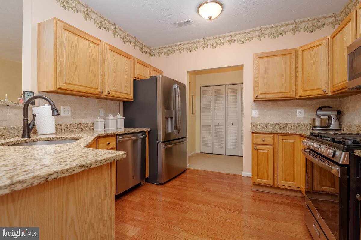 9608-B Amberleigh Ln 9608 Amberleigh Ln #B