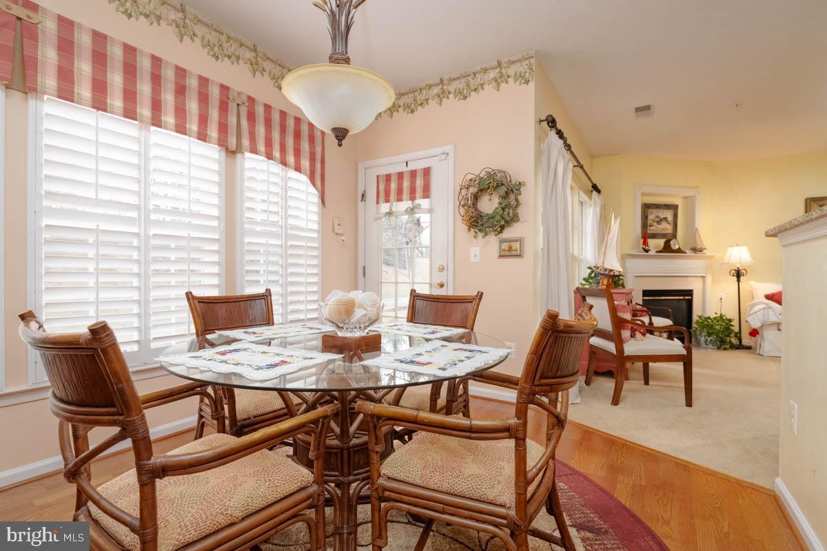 9608-B Amberleigh Ln 9608 Amberleigh Ln #B