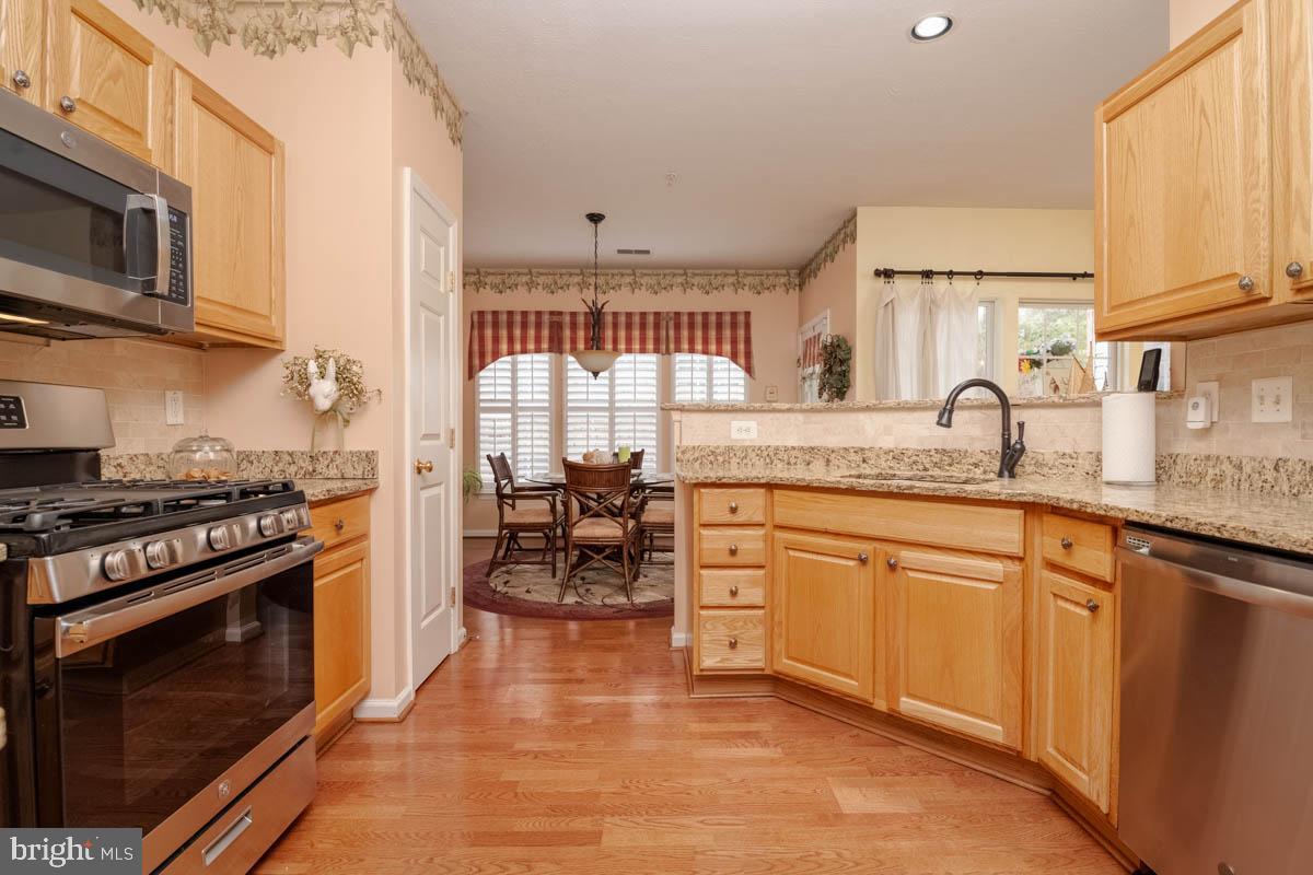 9608-B Amberleigh Ln 9608 Amberleigh Ln #B