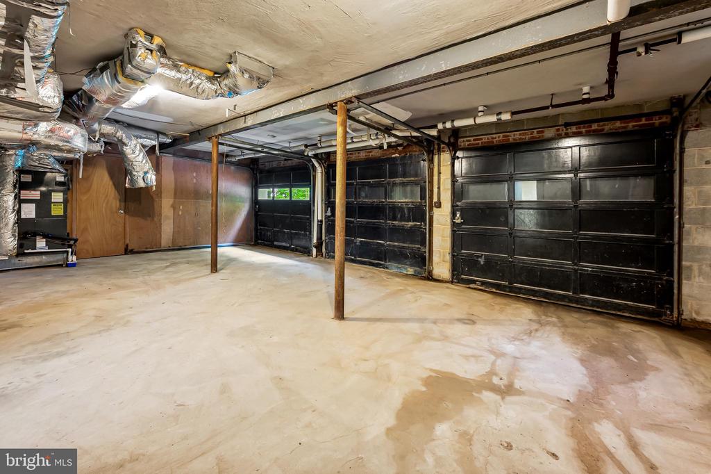 7 Caveswood Ln