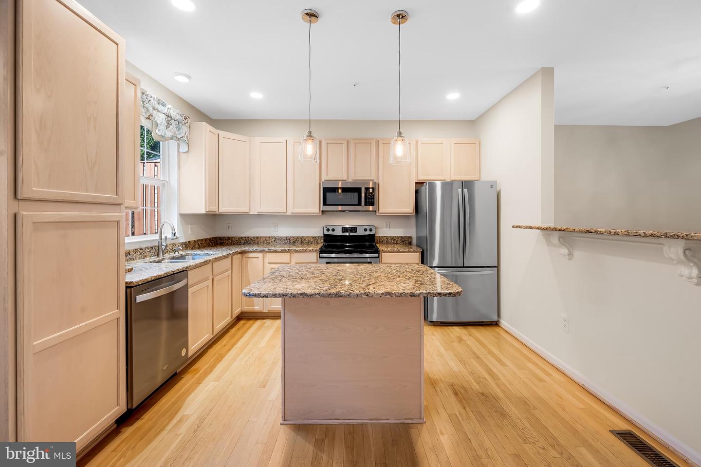 6 Ferns Ct