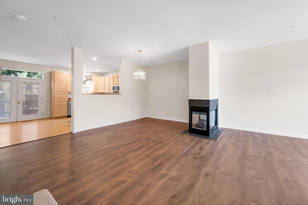 6 Ferns Ct