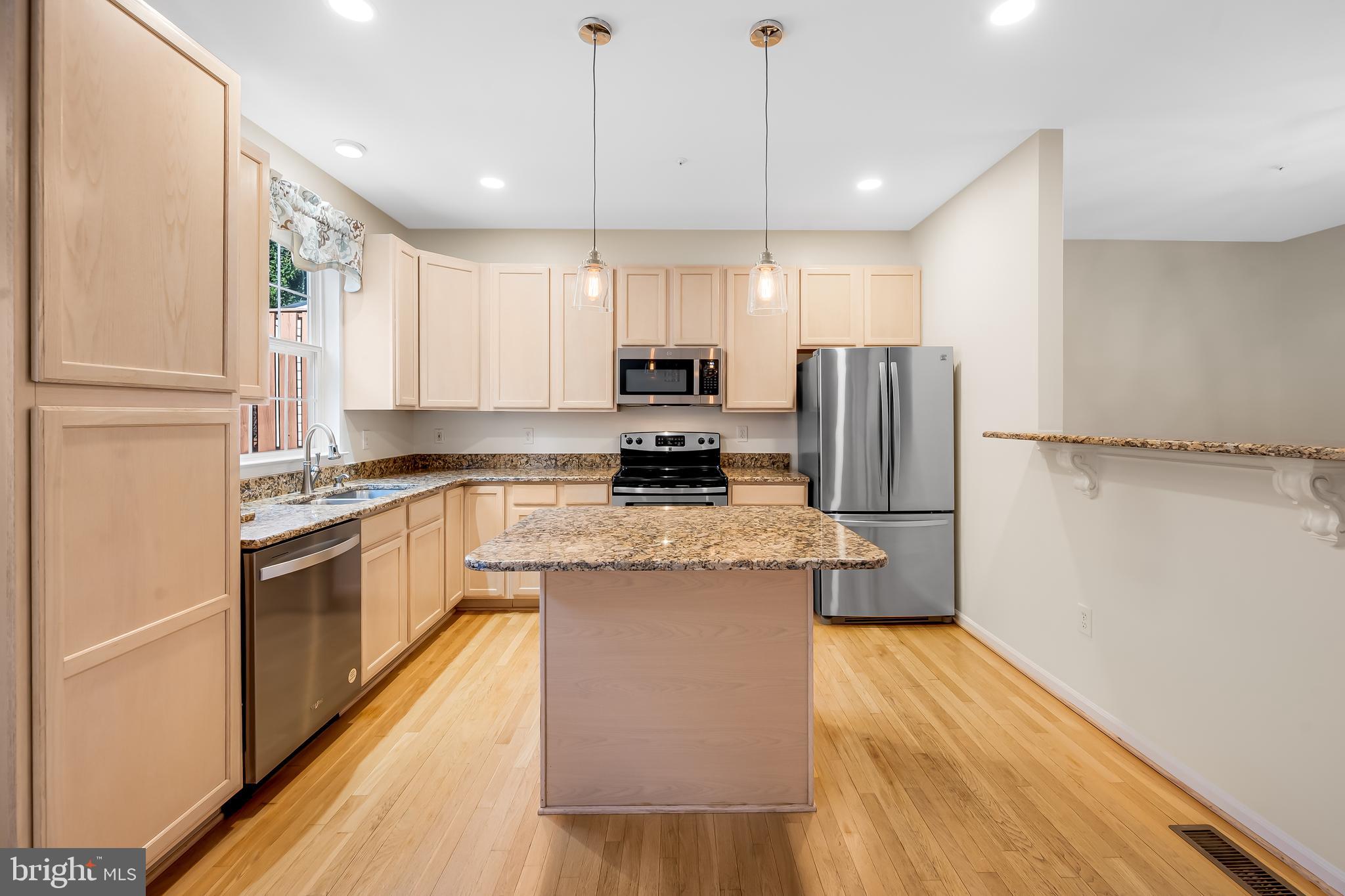 6 Ferns Ct