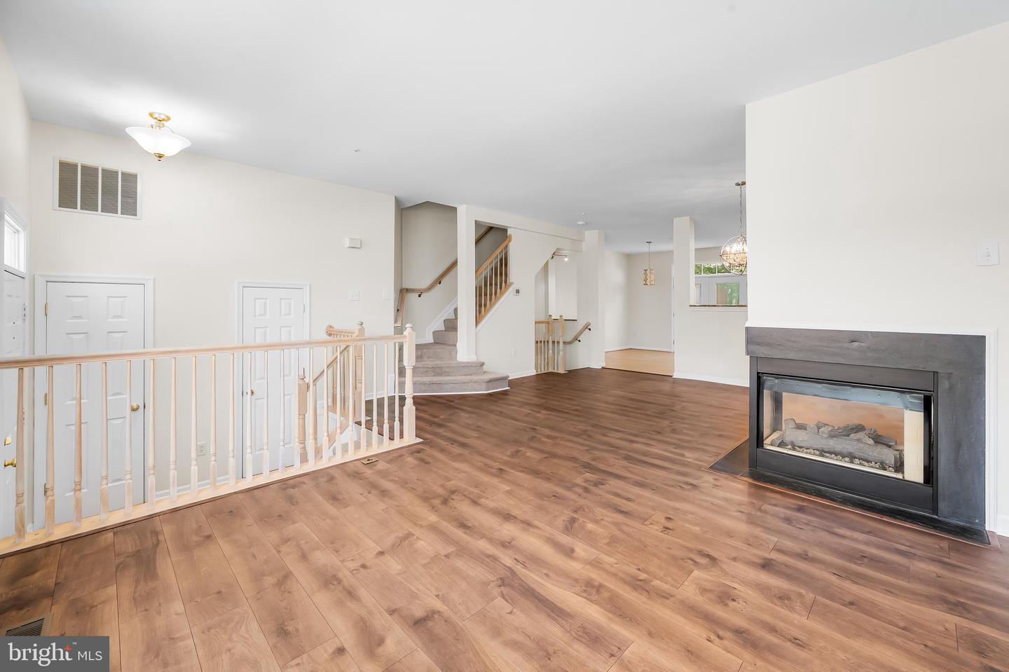 6 Ferns Ct
