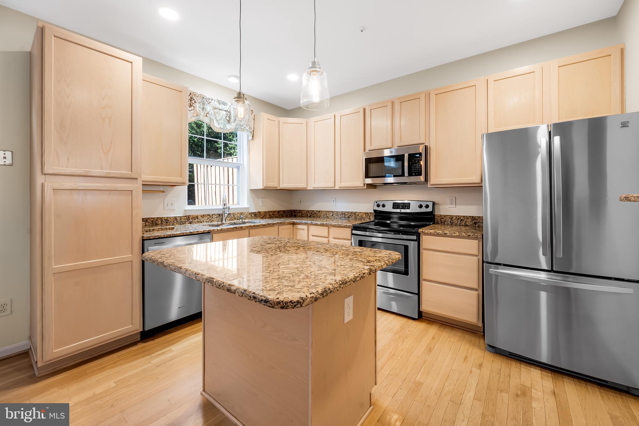 6 Ferns Ct