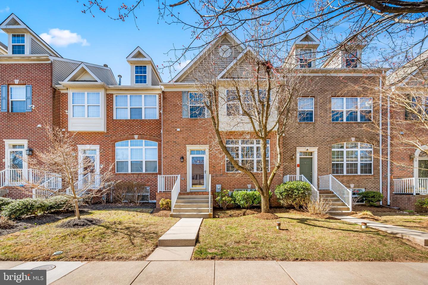6 Ferns Ct