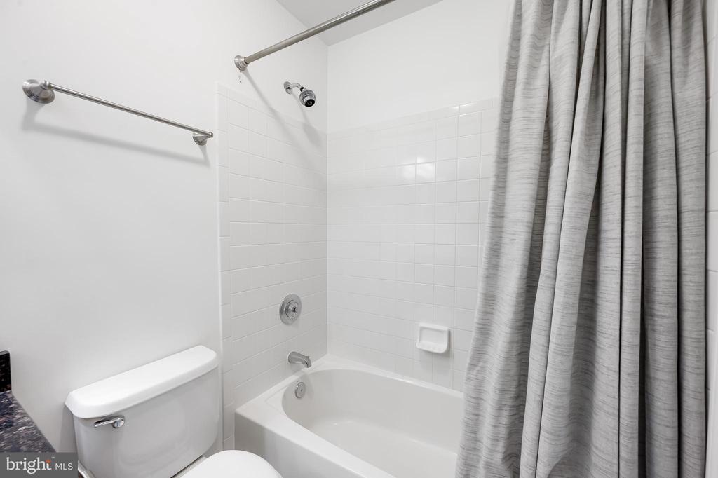 6 Ferns Ct