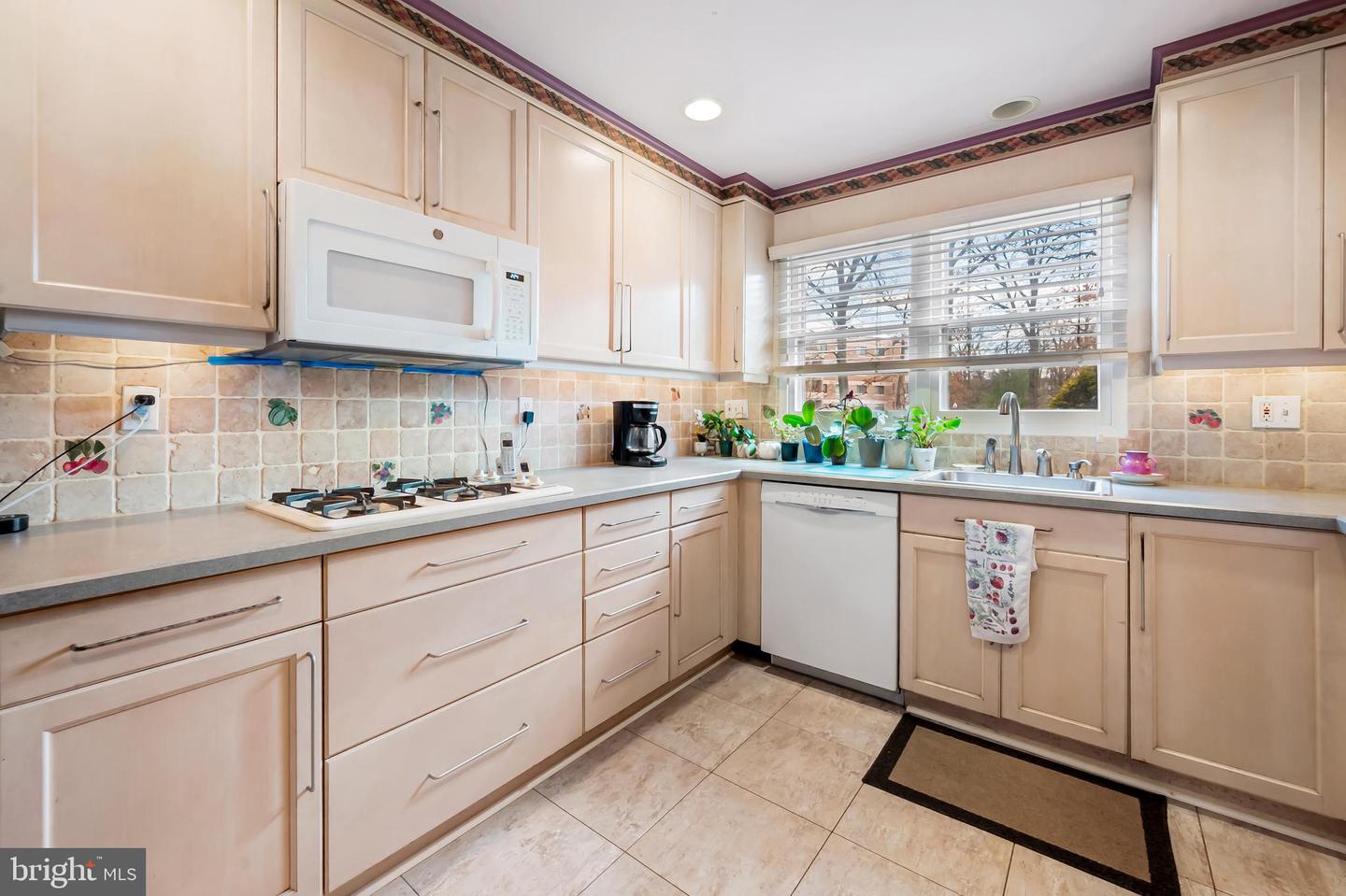 2524 Willow Glen Dr