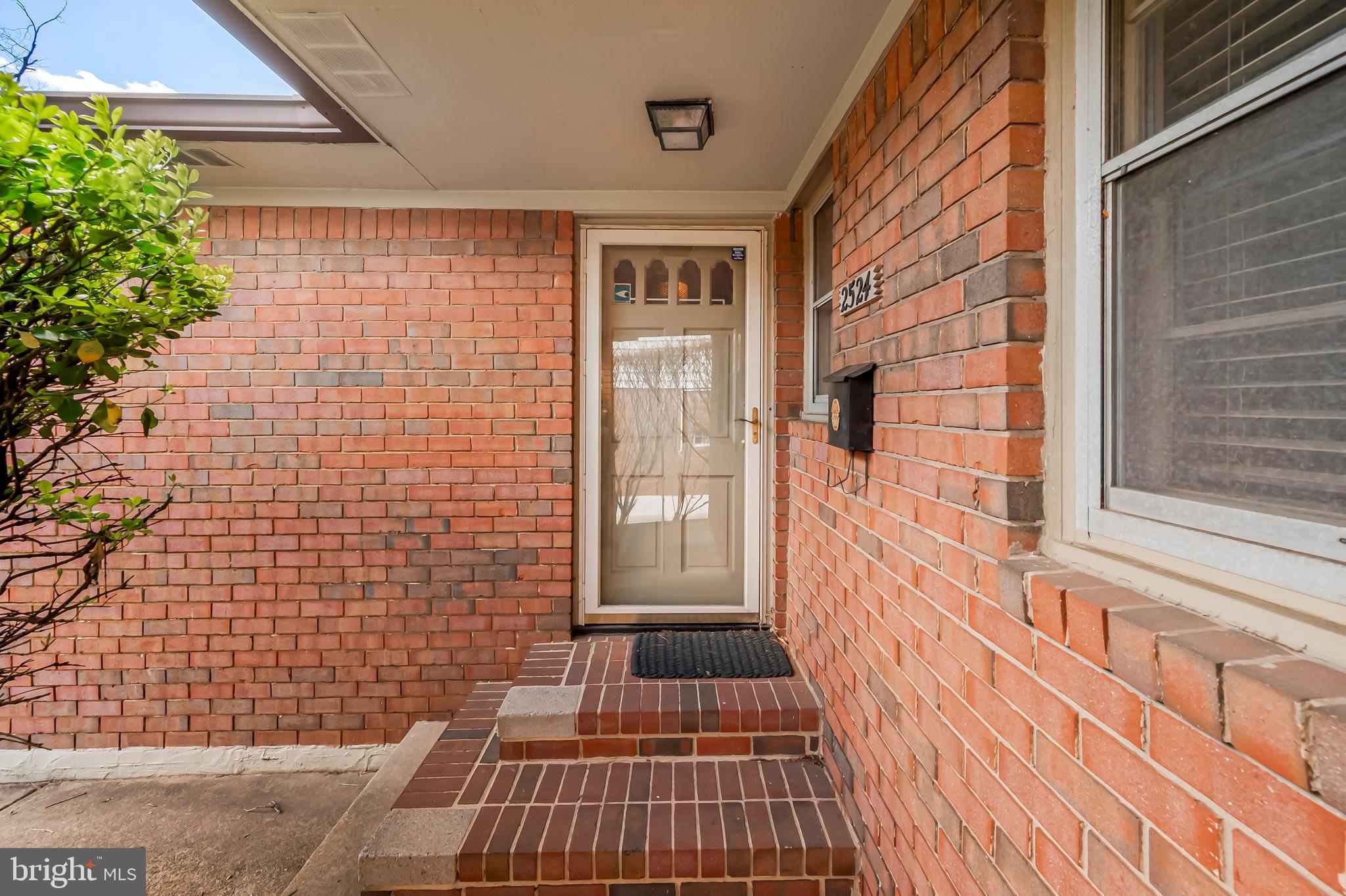 2524 Willow Glen Dr