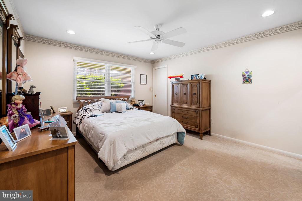 2524 Willow Glen Dr