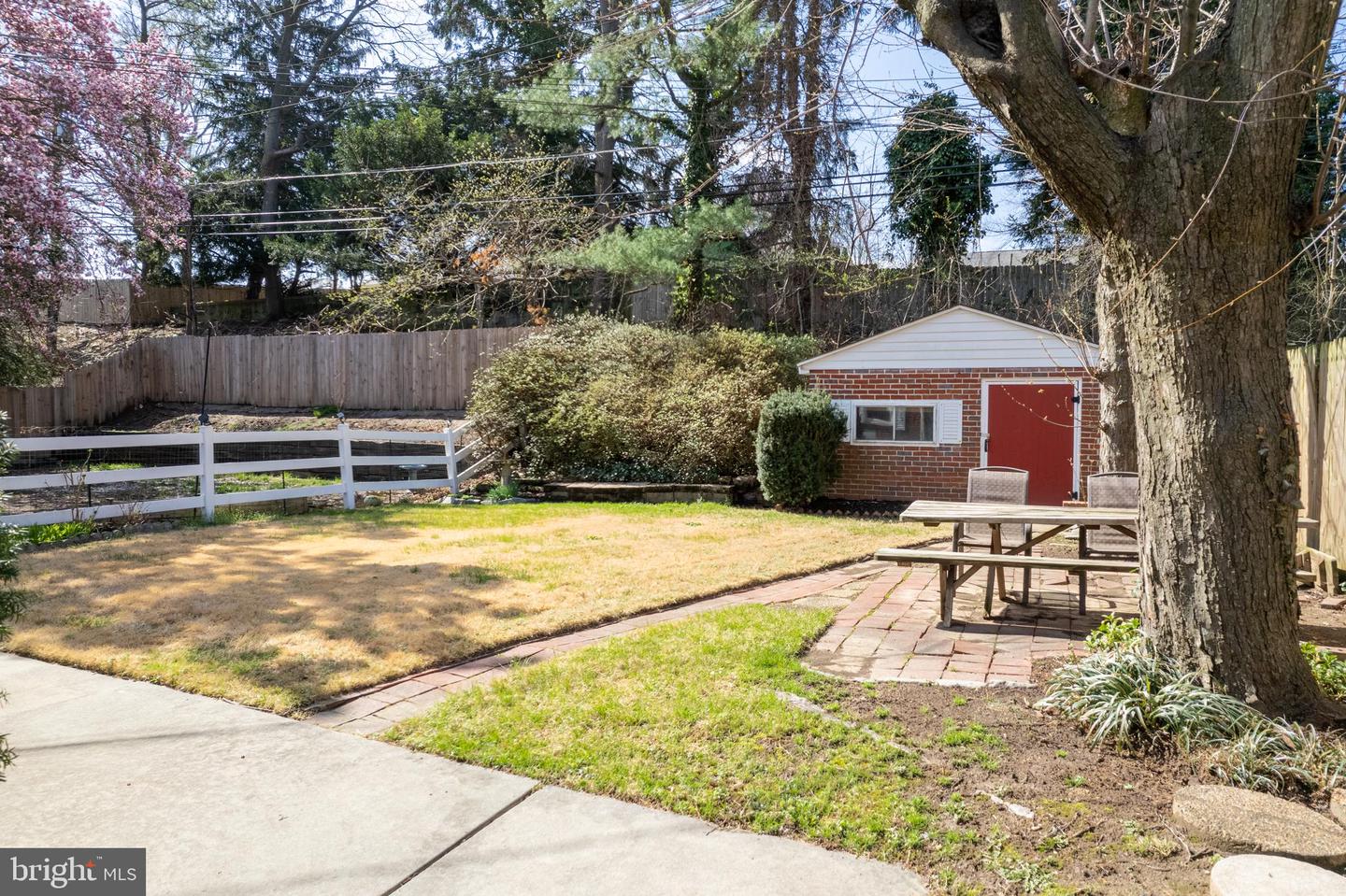 1305 Brixton Rd