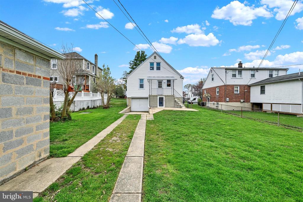 20 Leslie Ave
