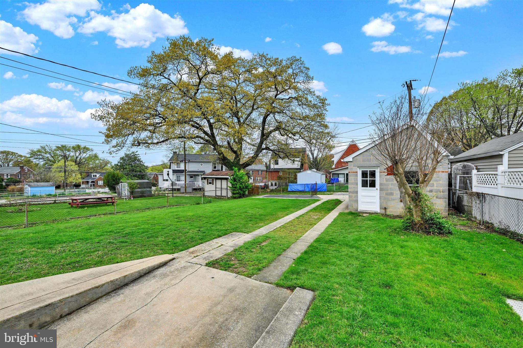 20 Leslie Ave