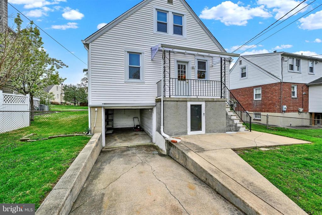 20 Leslie Ave