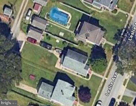 20 Leslie Ave