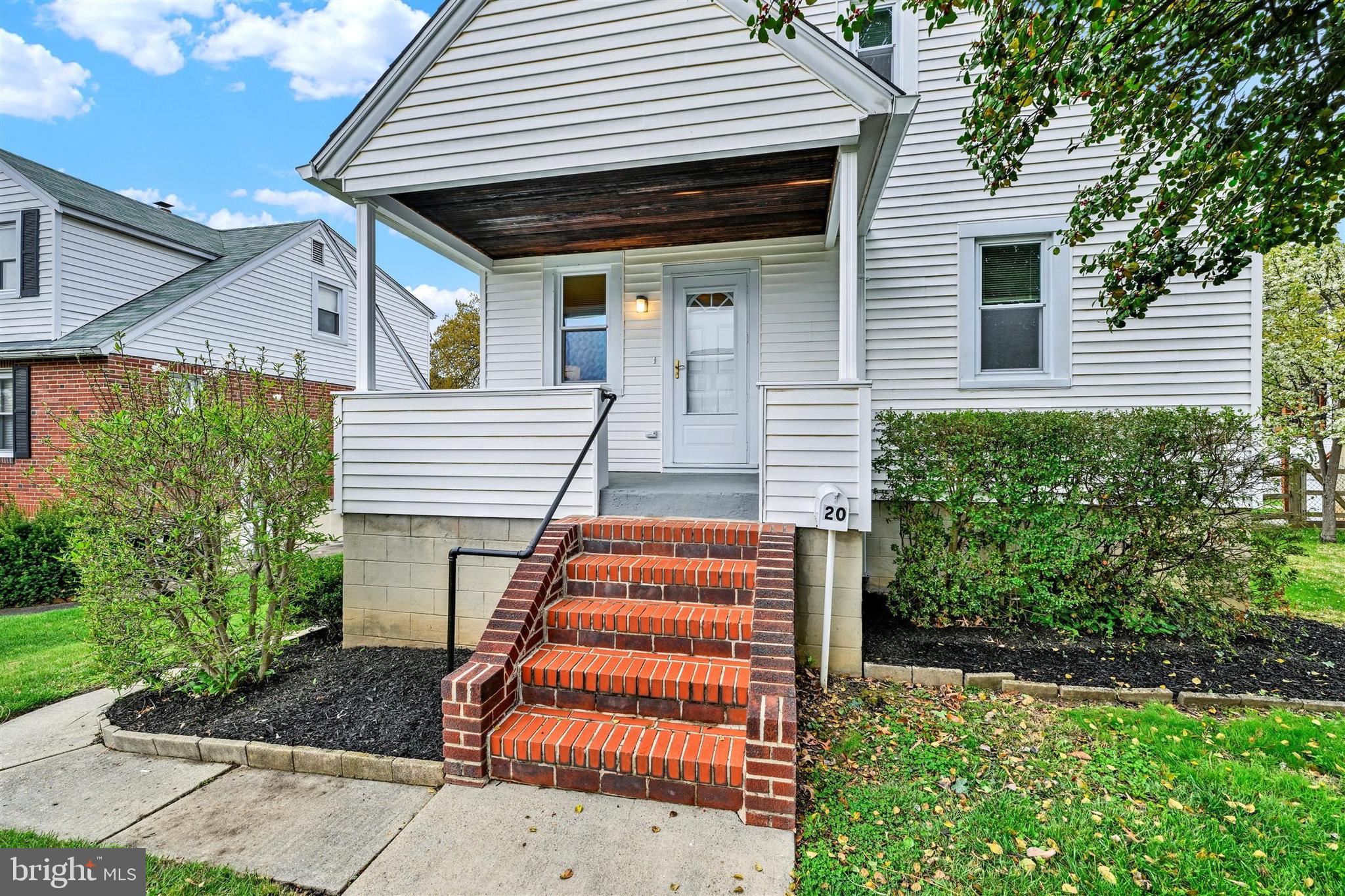 20 Leslie Ave