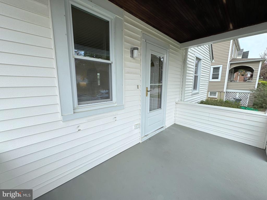 20 Leslie Ave