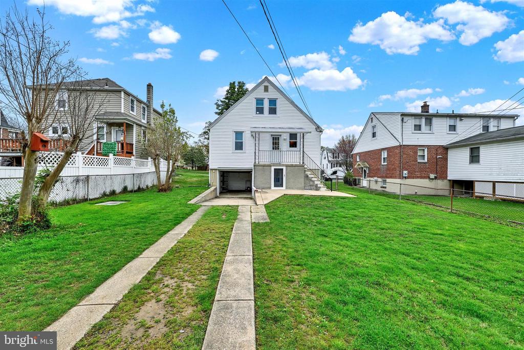 20 Leslie Ave