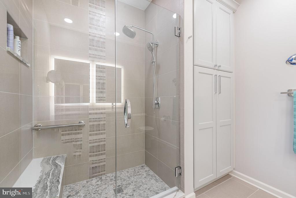 9509 KINGSCROFT TERRACE Q 9509Q