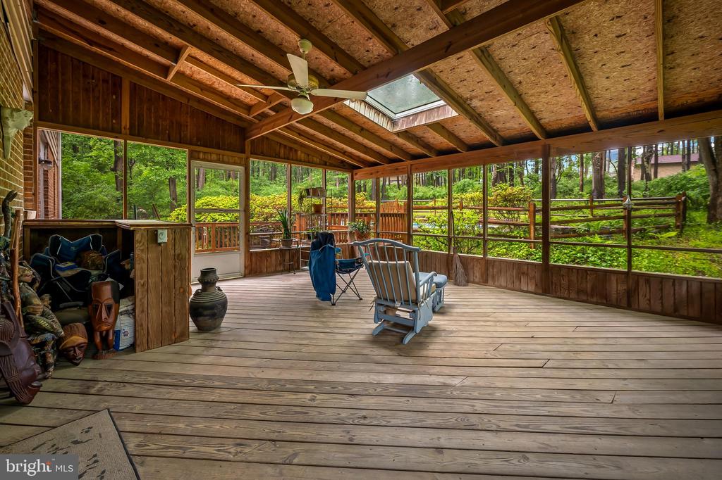 17 Pinewood Farm Ct