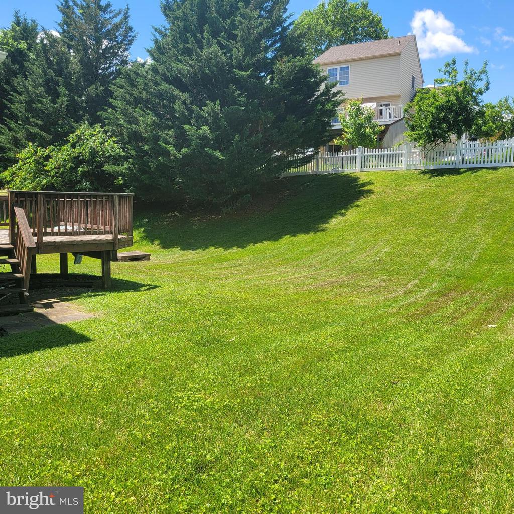 9907 Linden Hill Rd