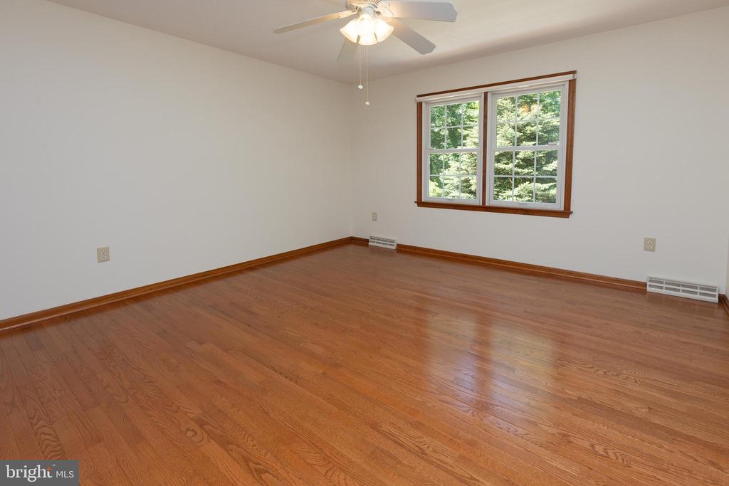 9 Fork Spring Ct
