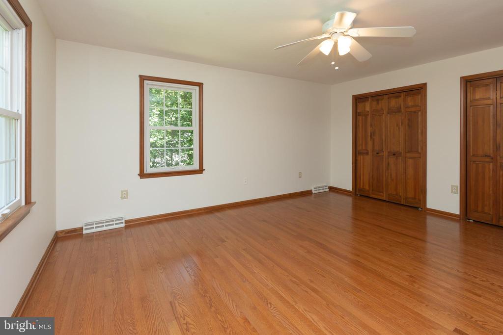 9 Fork Spring Ct