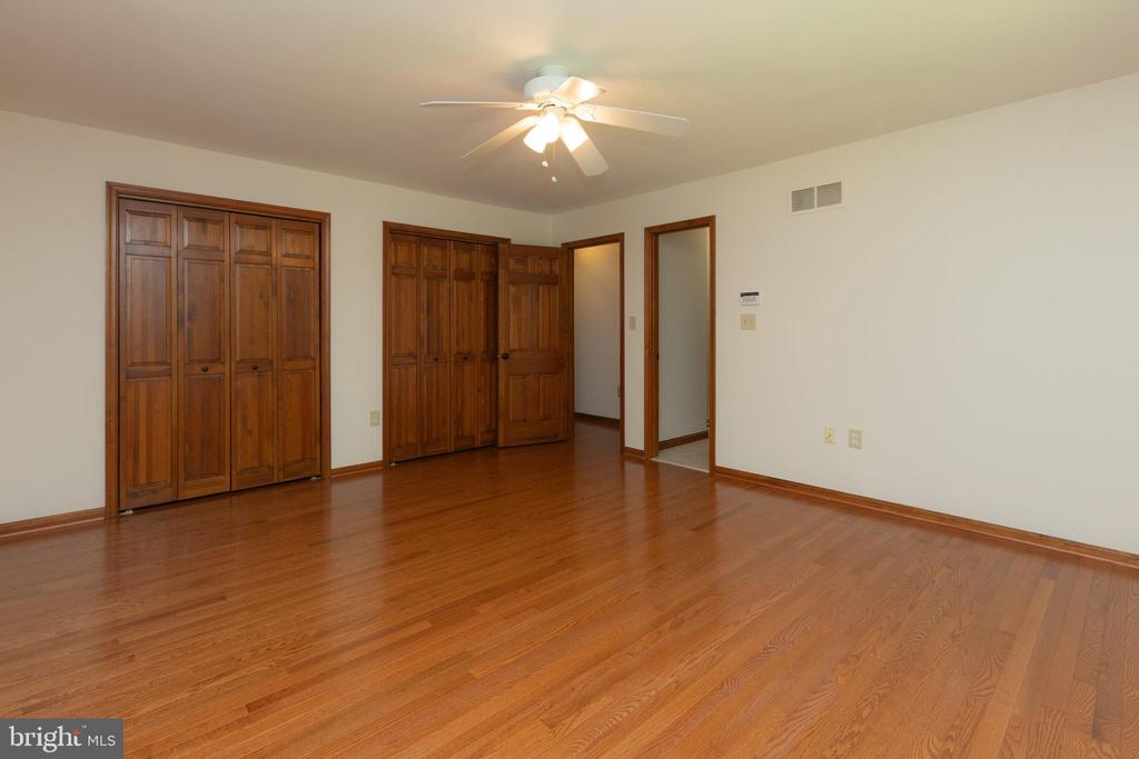 9 Fork Spring Ct