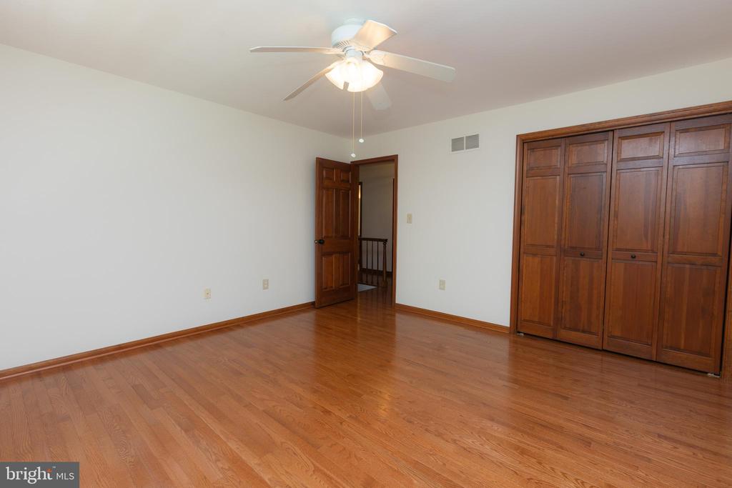 9 Fork Spring Ct