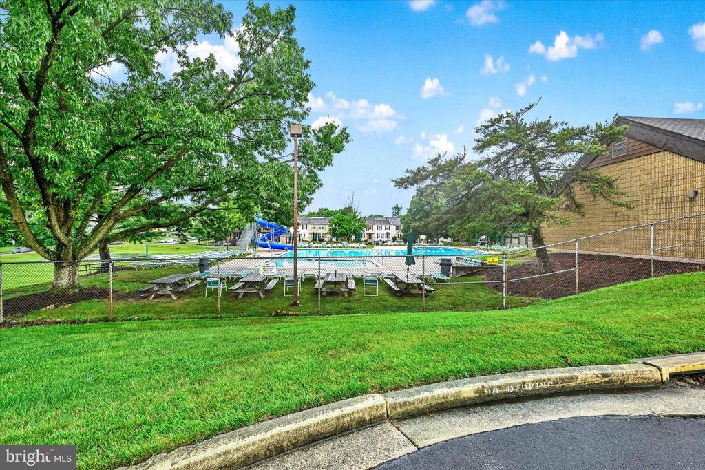3 Ayr Ct