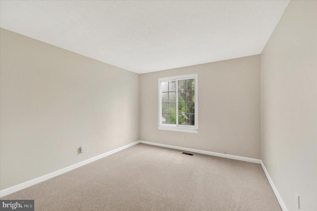 3 Ayr Ct