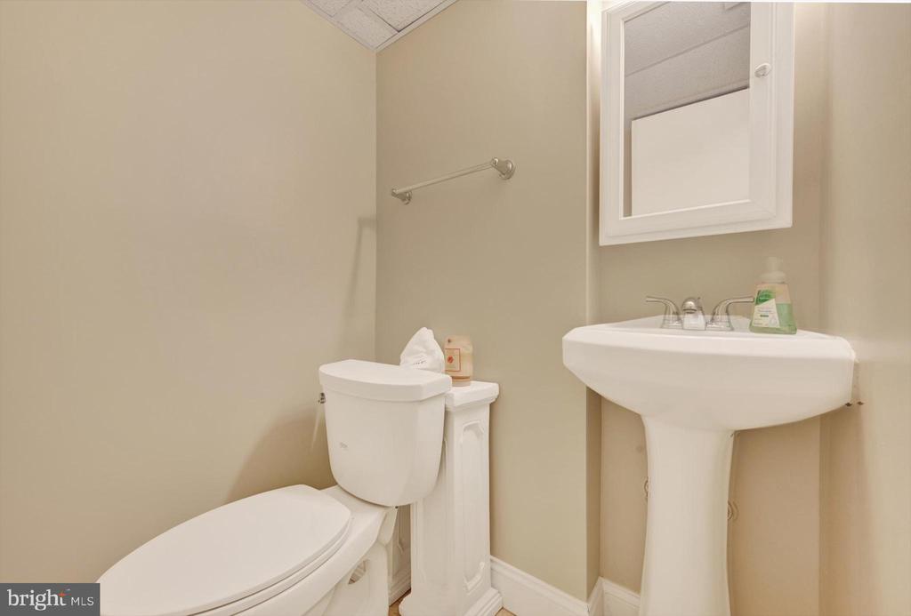 3 Ayr Ct