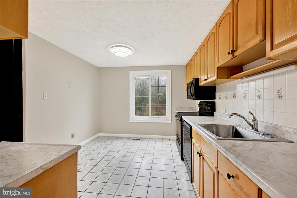 3 Ayr Ct