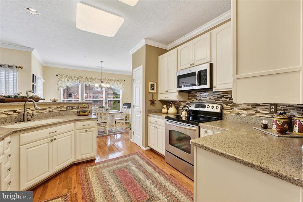 4503 Dunton Ter