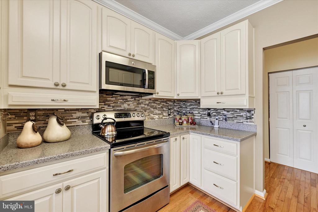 4503 Dunton Ter