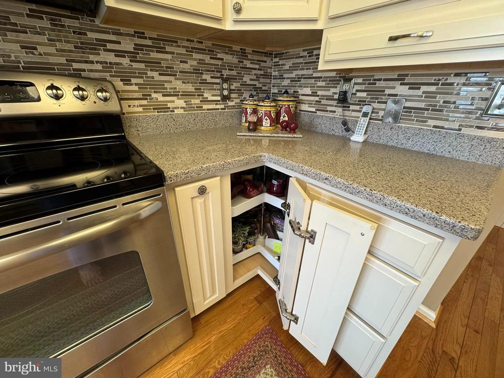 4503 Dunton Ter