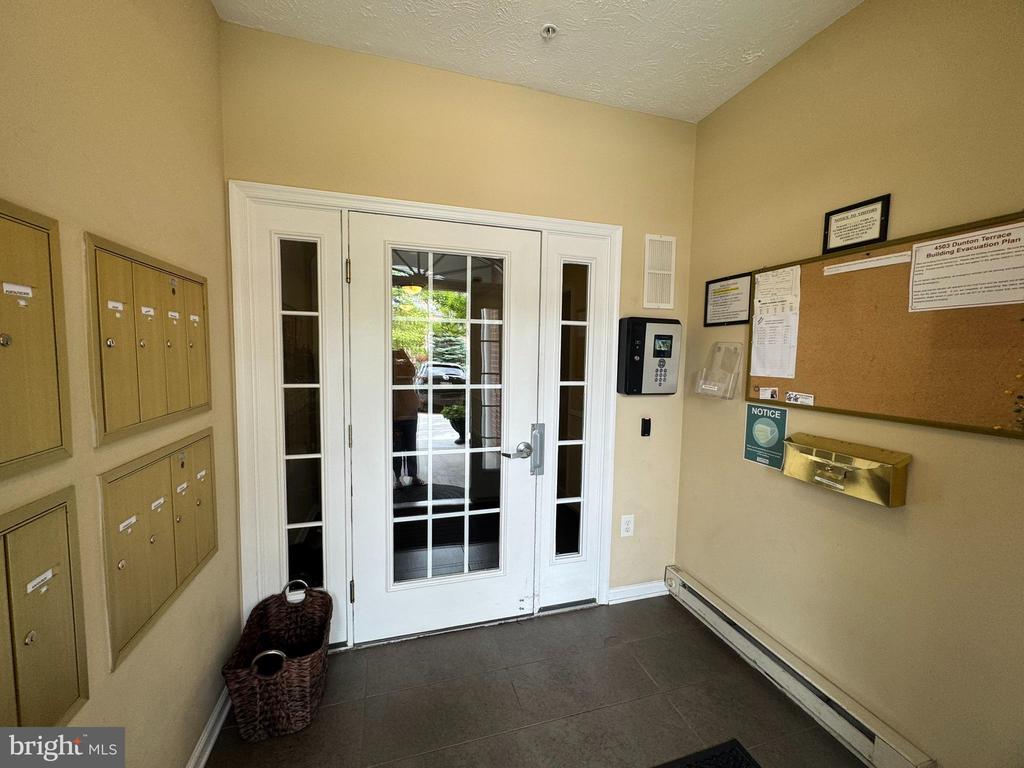 4503 Dunton Ter