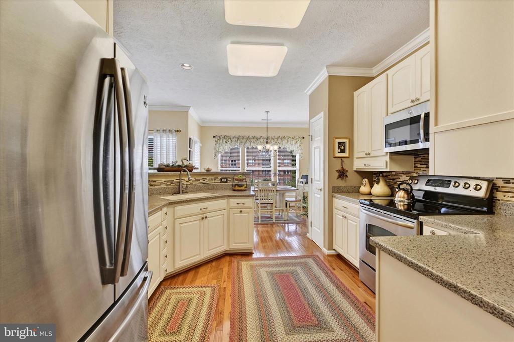 4503 Dunton Ter