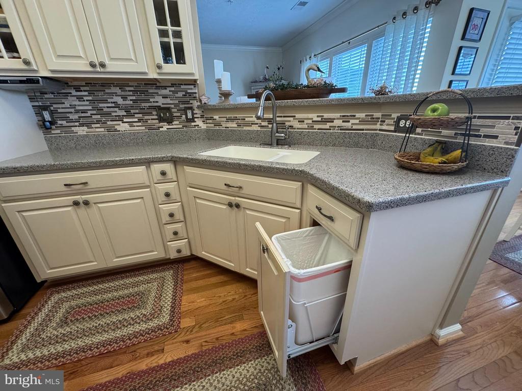 4503 Dunton Ter