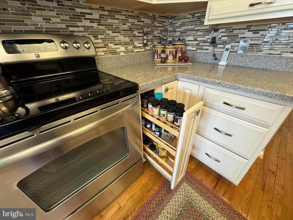 4503 Dunton Ter
