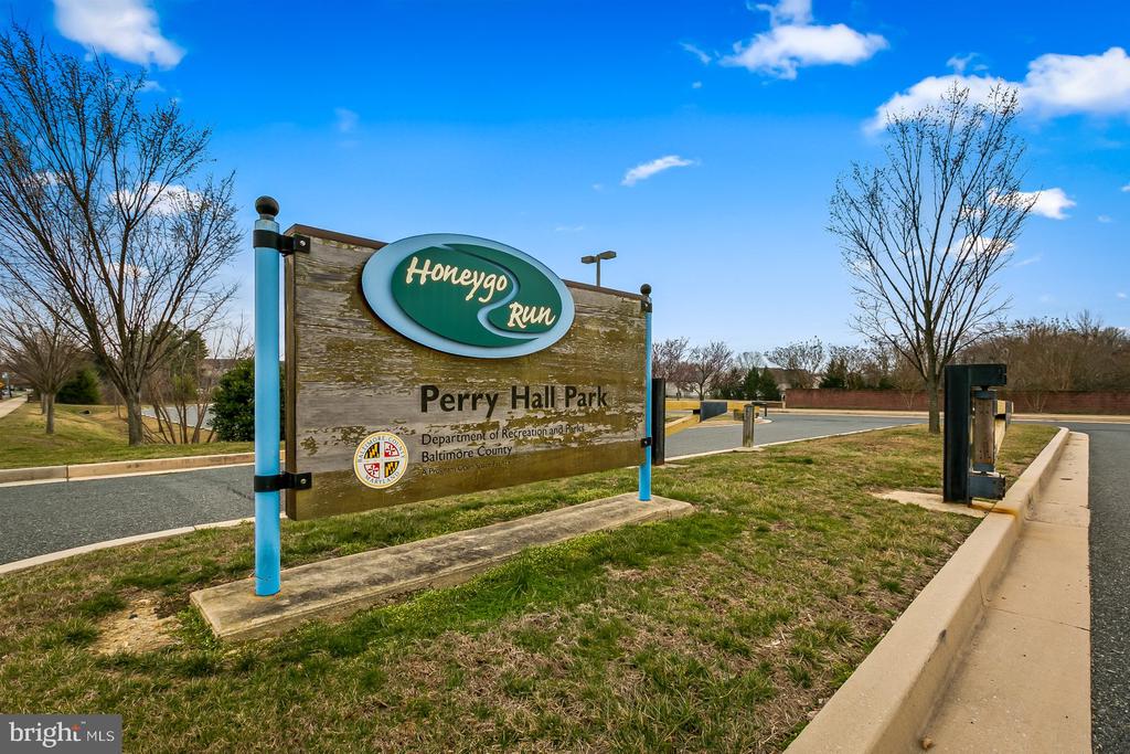 7-E Brook Farm Ct #7e