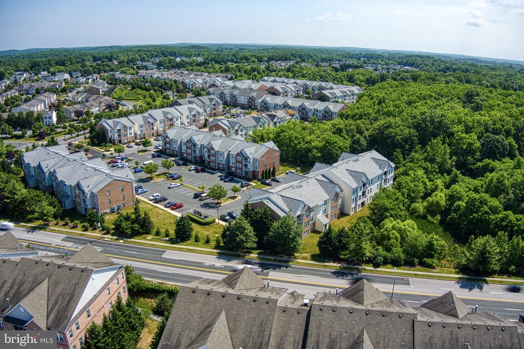 7-E Brook Farm Ct #7e