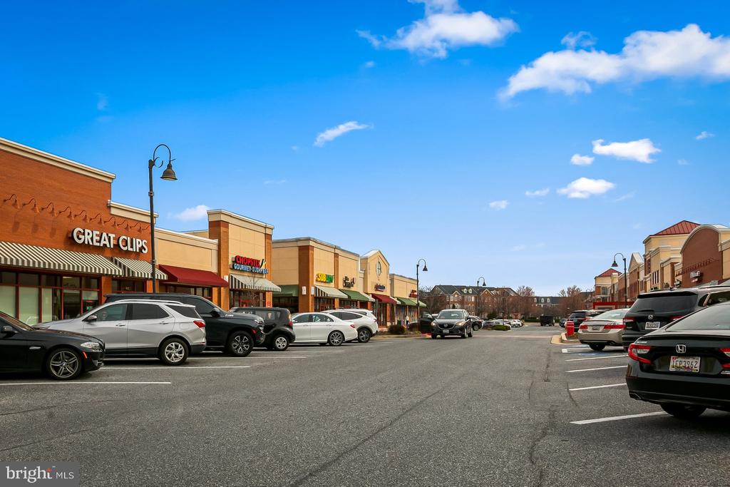 7-E Brook Farm Ct #7e
