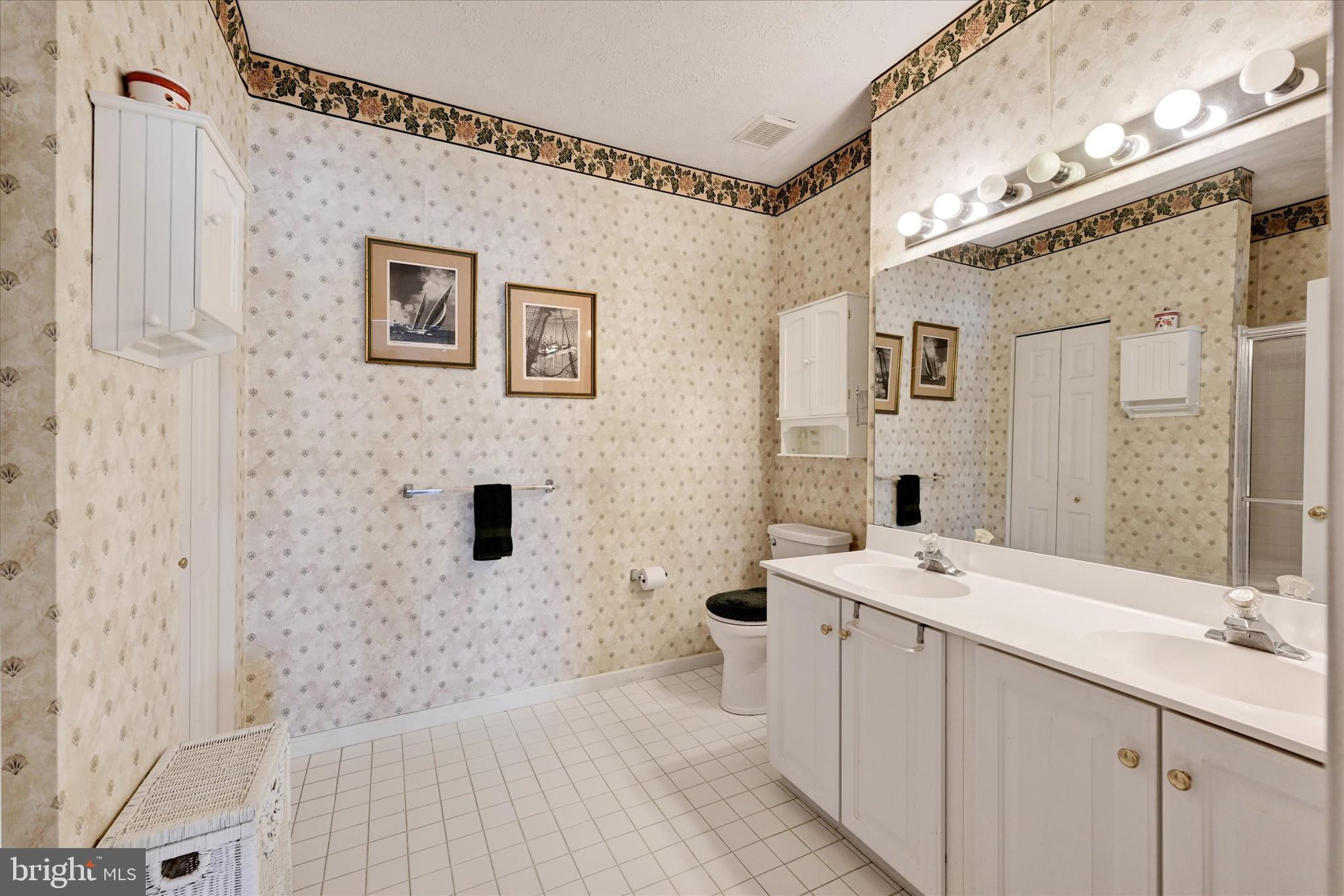 7-E Brook Farm Ct #7e