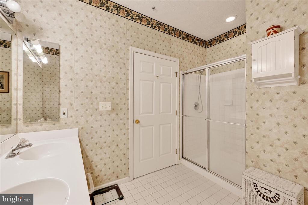 7-E Brook Farm Ct #7e