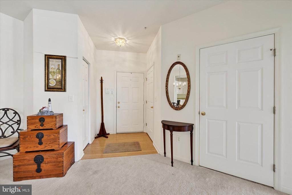 7-E Brook Farm Ct #7e