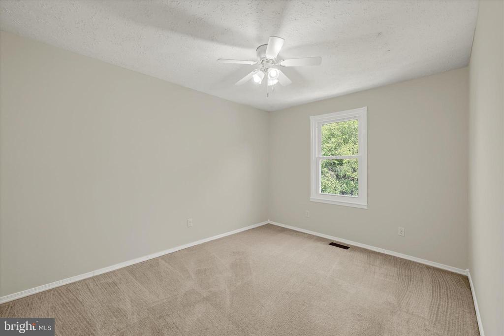 38 Stoneway Pl