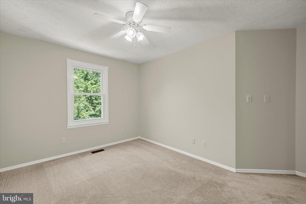 38 Stoneway Pl